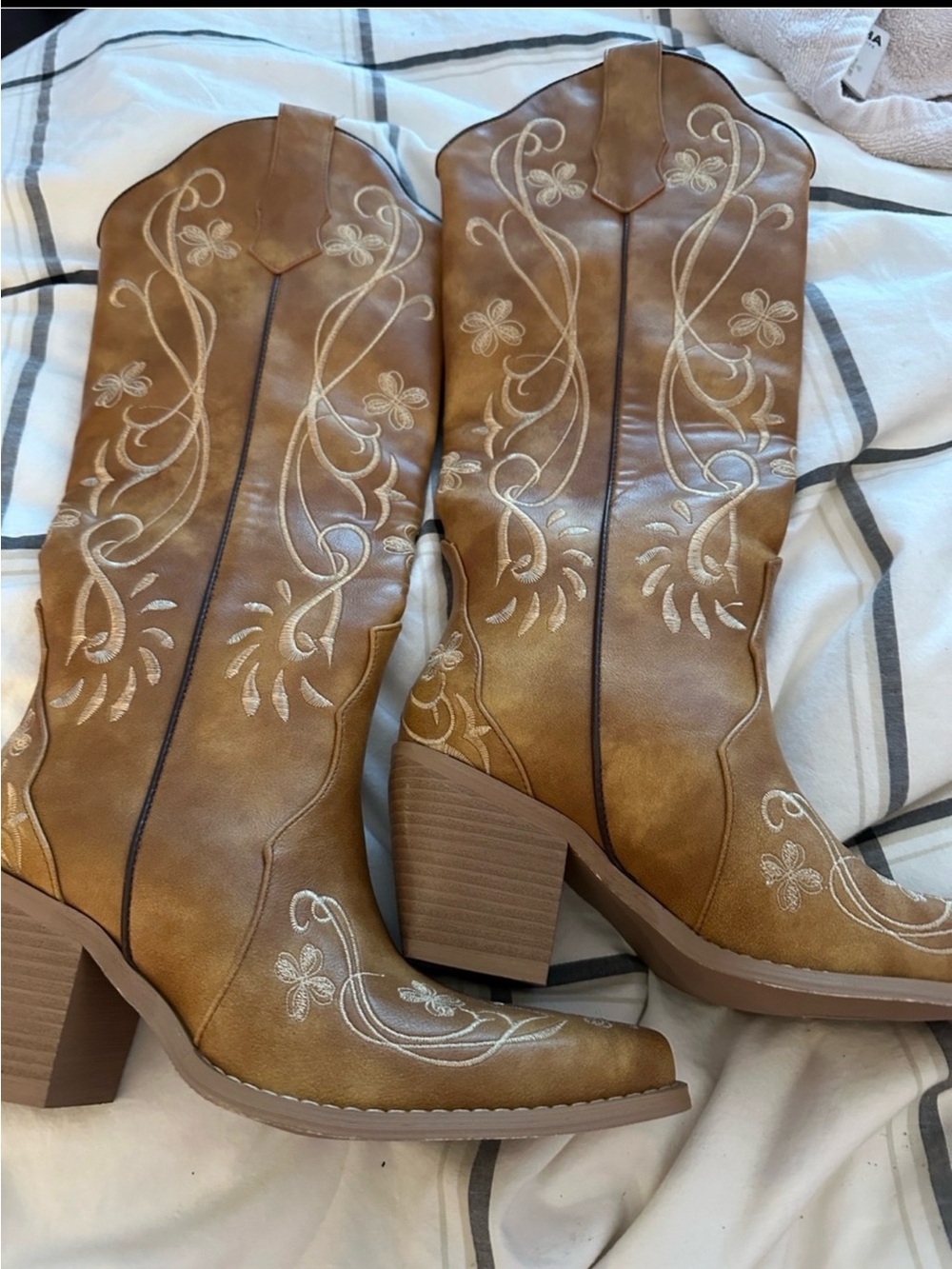 Women's Tan Embroidered Western Heeled Boots